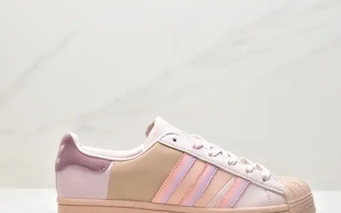 hype Adidas Sneakers