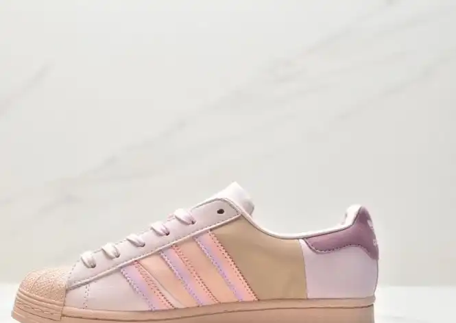 hype Adidas Sneakers