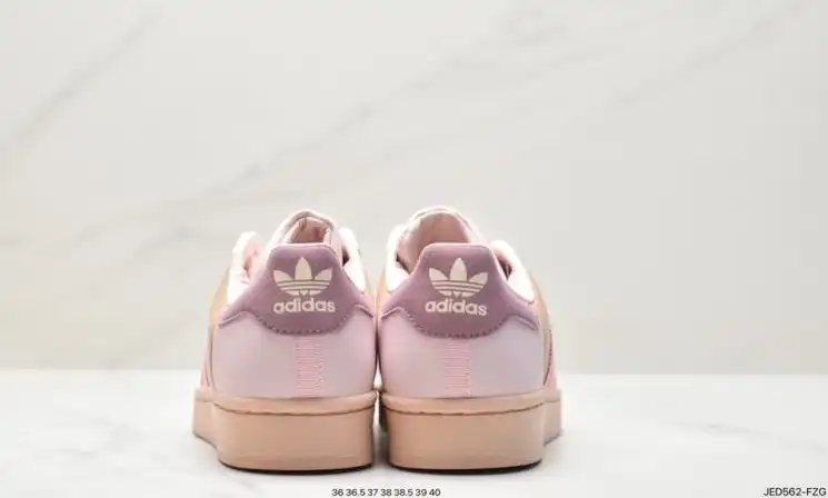 hype Adidas Sneakers