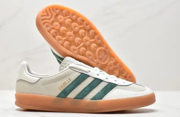 hype Adidas Sneakers