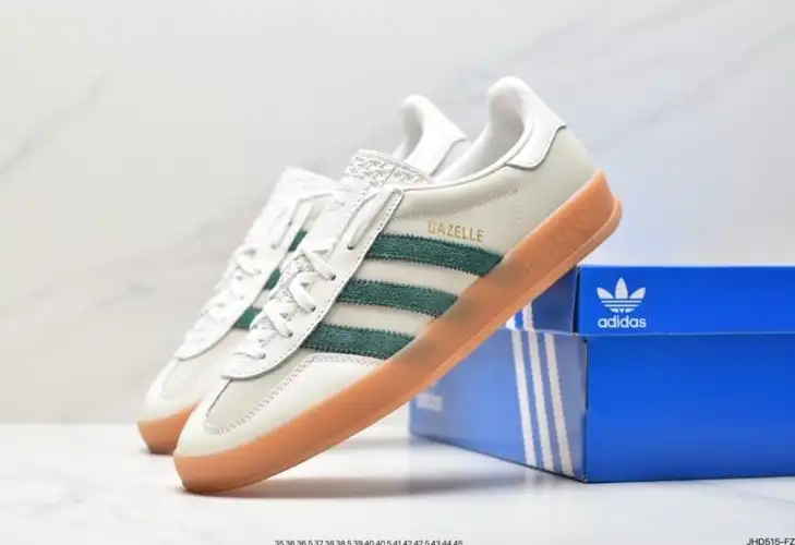 hype Adidas Sneakers