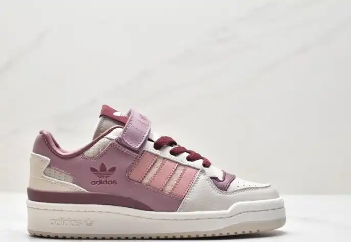 hype Adidas Sneakers