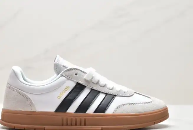 hype Adidas Sneakers