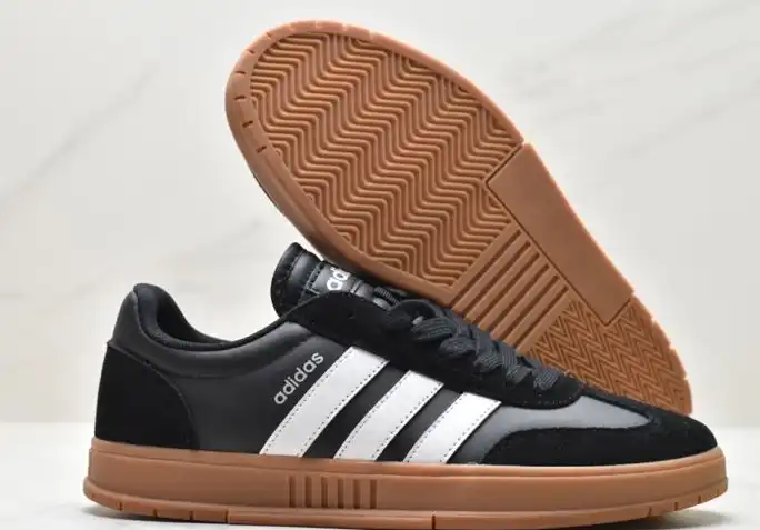 hype Adidas Sneakers