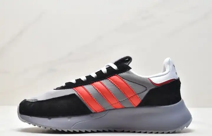 hype Adidas Sneakers