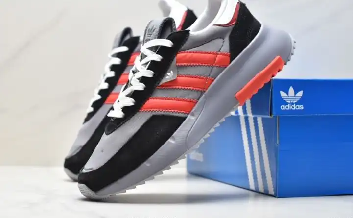 hype Adidas Sneakers