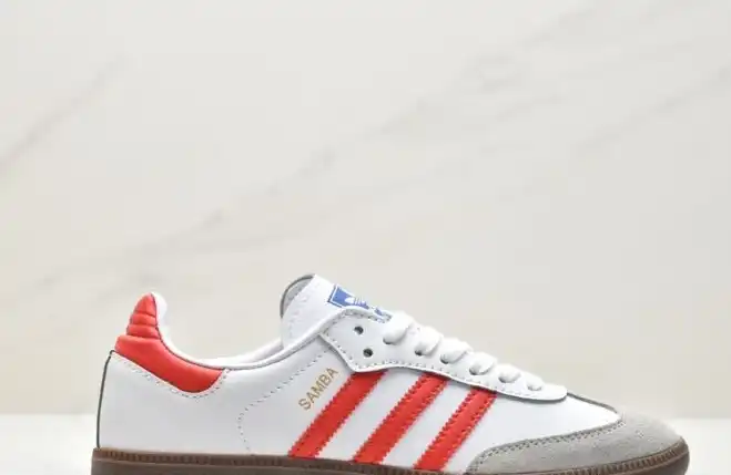 hype Adidas Sneakers