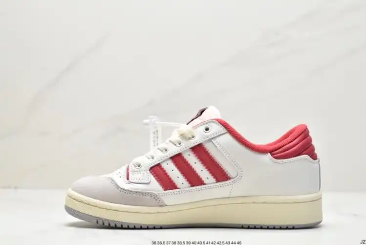 hype Adidas Sneakers