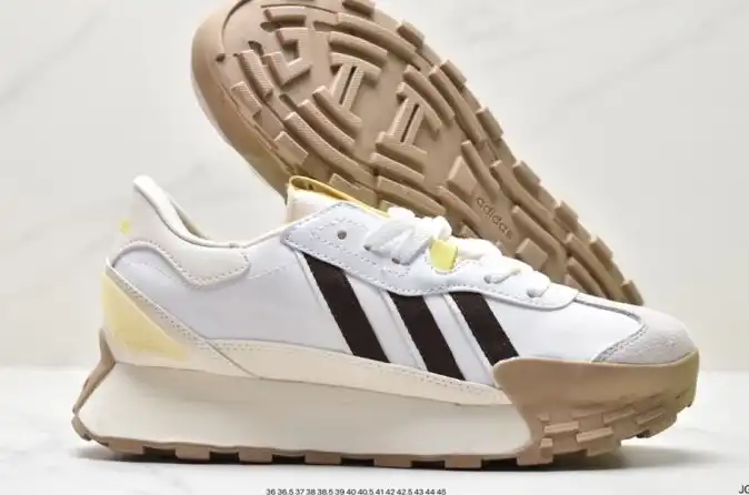 hype Adidas Sneakers