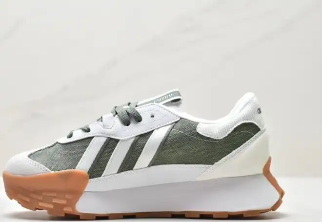 hype Adidas Sneakers