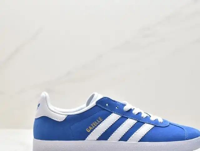 hype Adidas Sneakers