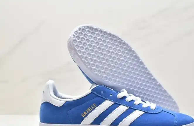 hype Adidas Sneakers