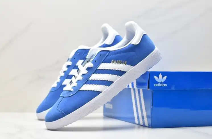 hype Adidas Sneakers