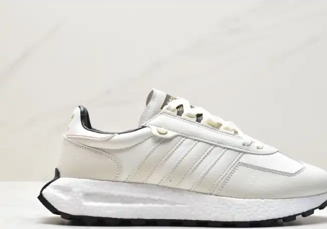 hype Adidas Sneakers