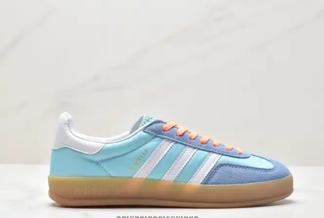 hype Adidas Sneakers