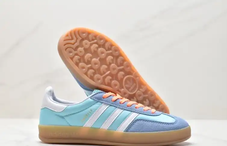 hype Adidas Sneakers