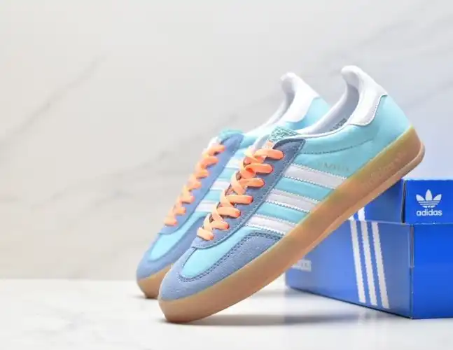 hype Adidas Sneakers