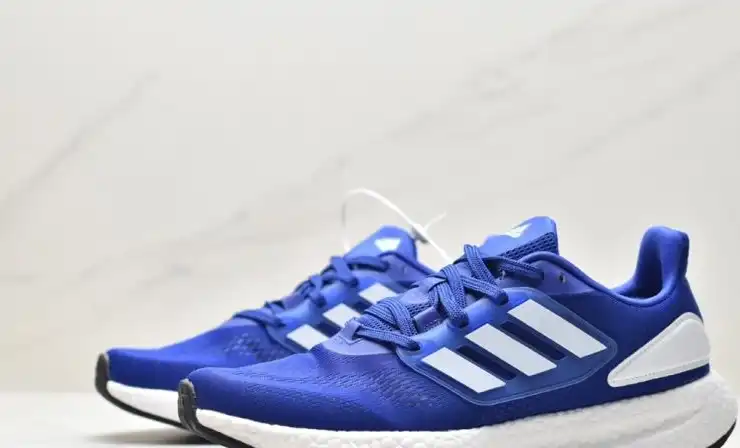 hype Adidas Sneakers