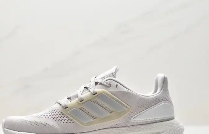 hype Adidas Sneakers