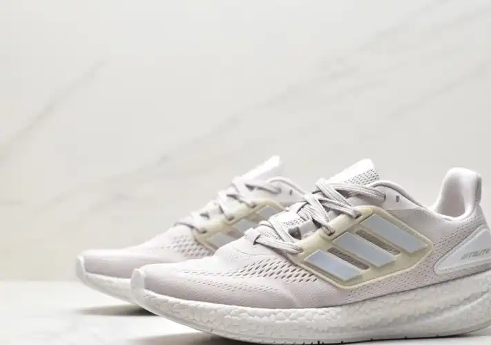 hype Adidas Sneakers