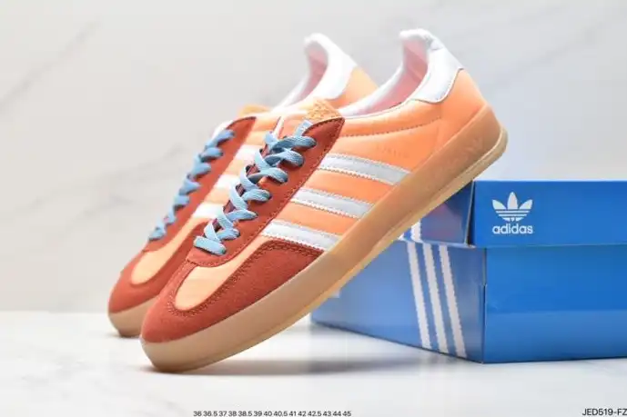 hype Adidas Sneakers