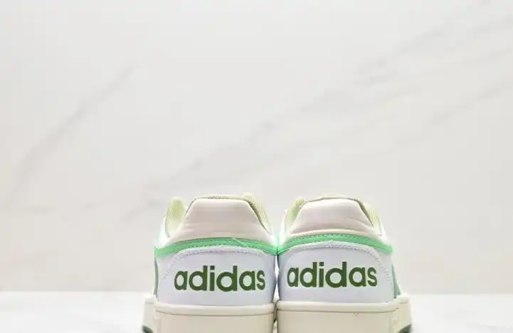 hype Adidas Sneakers