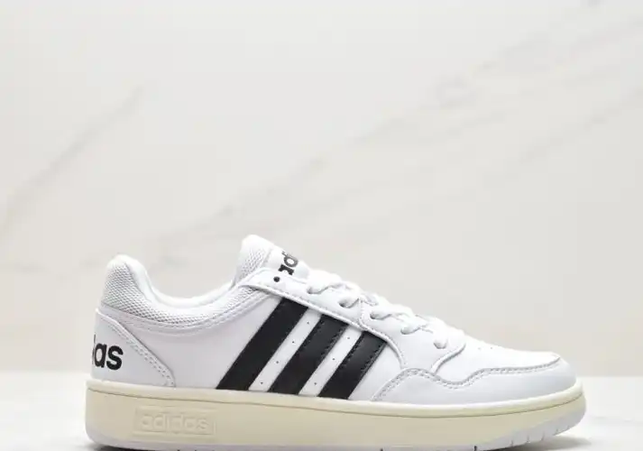 hype Adidas Sneakers