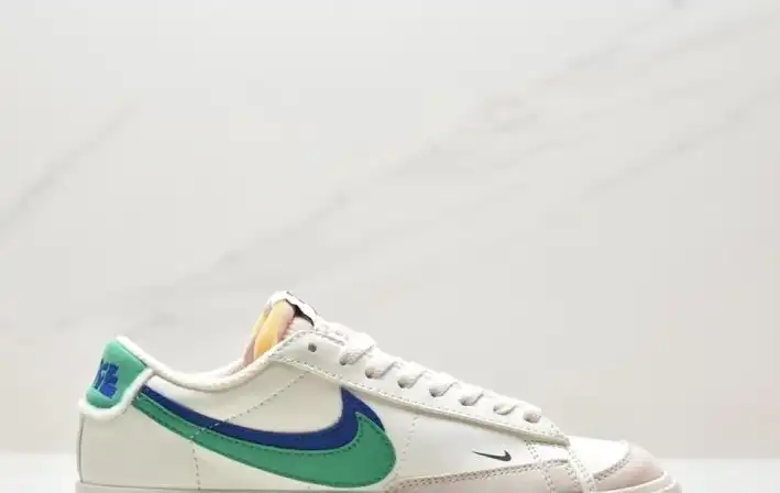 hype Nike Sneakers