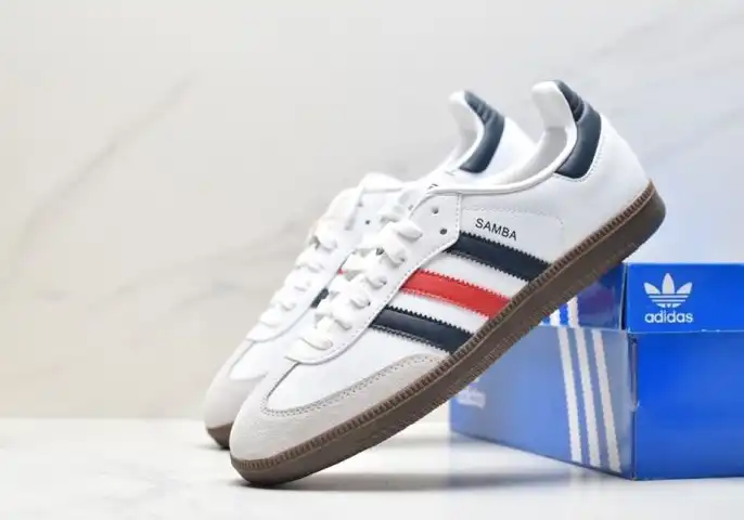 hype Adidas Sneakers