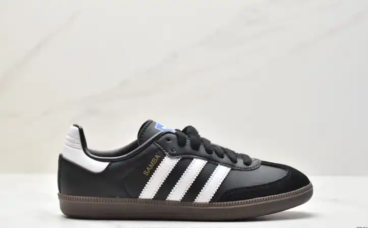 hype Adidas Sneakers