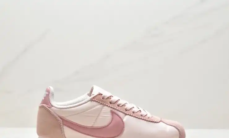 hype Nike Sneakers