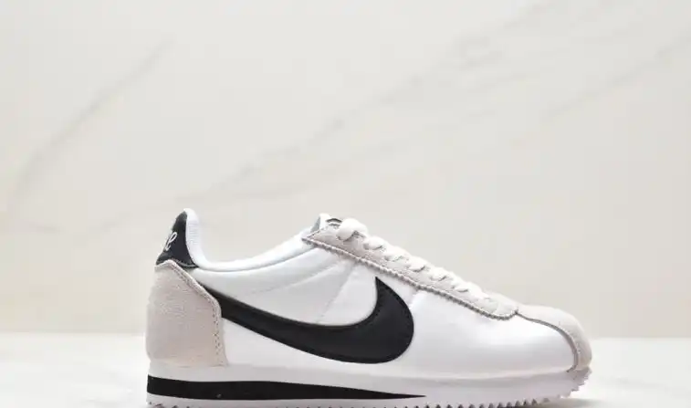 hype Nike Sneakers