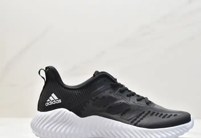 hype Adidas Sneakers