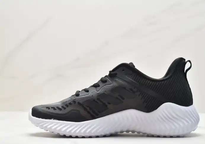 hype Adidas Sneakers