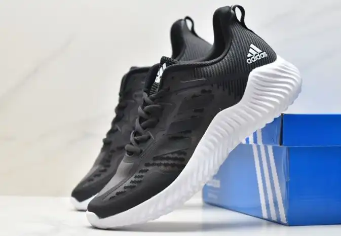 hype Adidas Sneakers