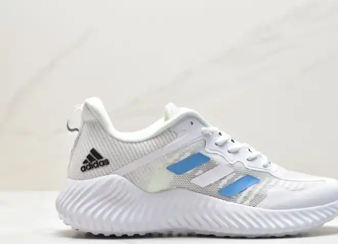 hype Adidas Sneakers