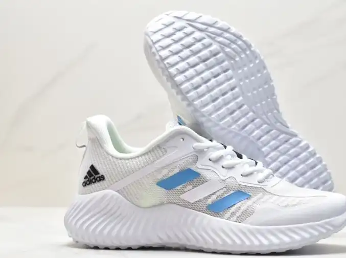 hype Adidas Sneakers