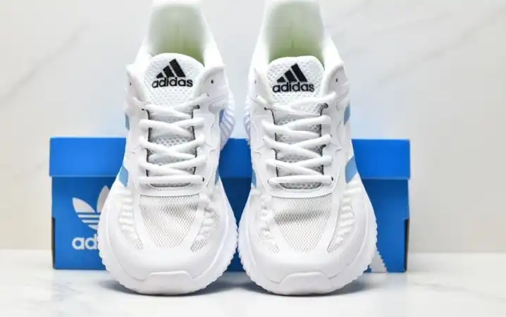 hype Adidas Sneakers