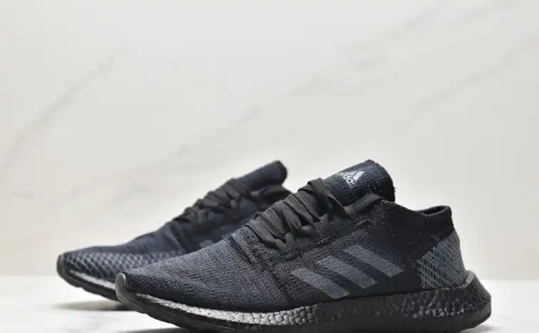 hype Adidas Sneakers