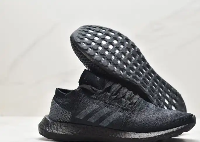 hype Adidas Sneakers