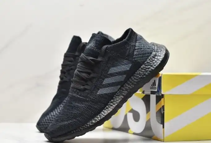 hype Adidas Sneakers