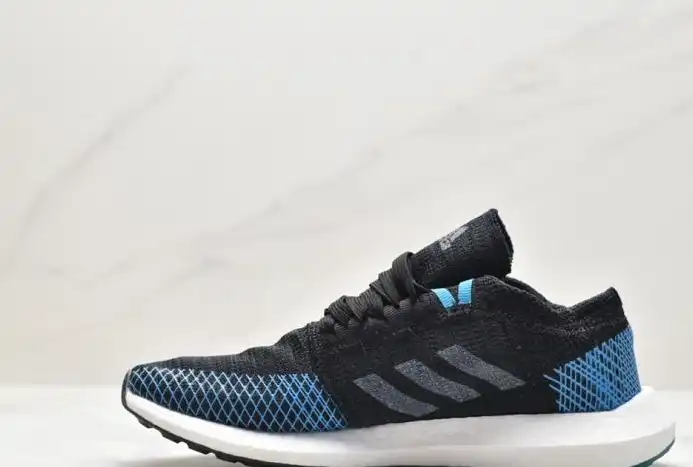 hype Adidas Sneakers