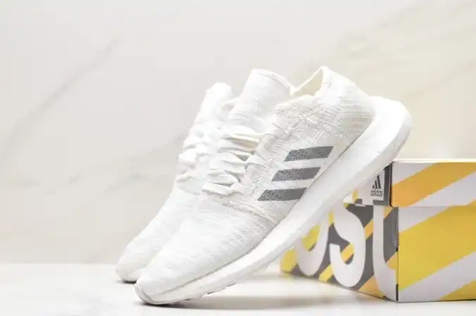 hype Adidas Sneakers