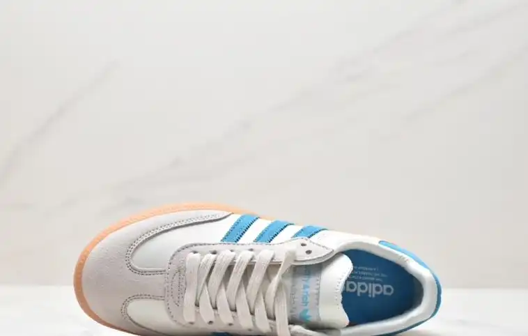 hype Adidas Sneakers