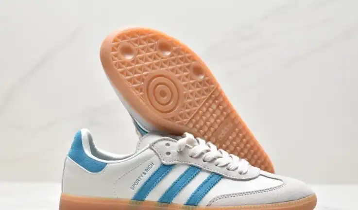 hype Adidas Sneakers