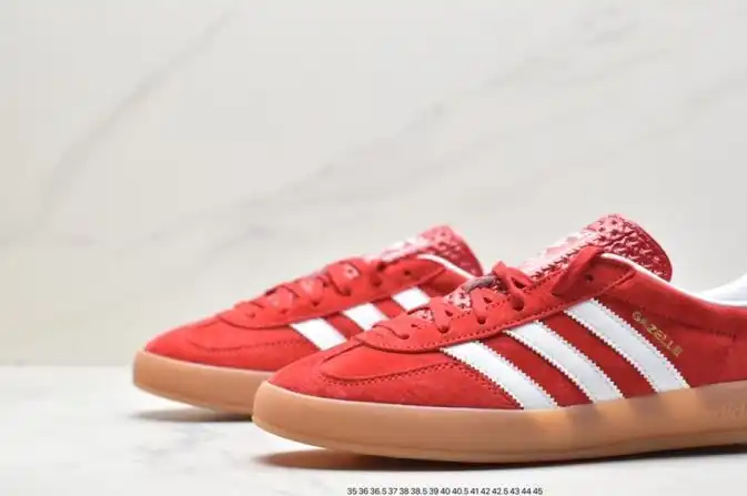 hype Adidas Sneakers