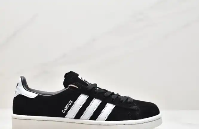 hype Adidas Sneakers