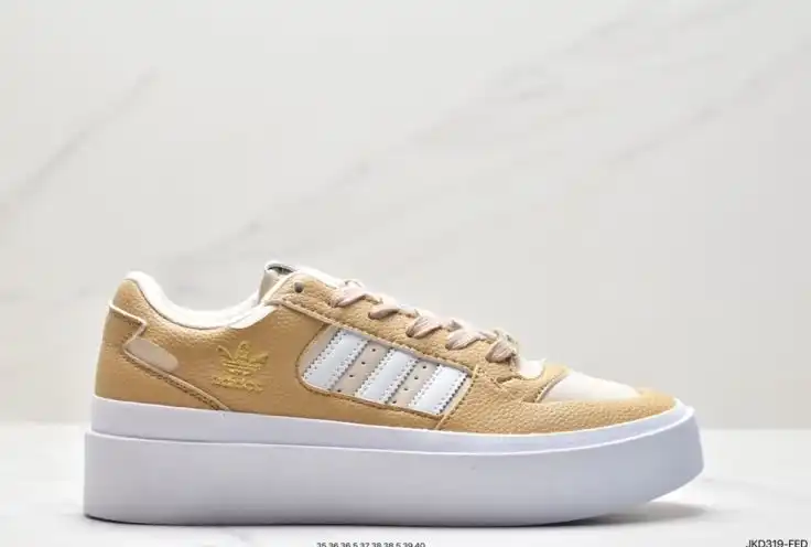 hype Adidas Sneakers