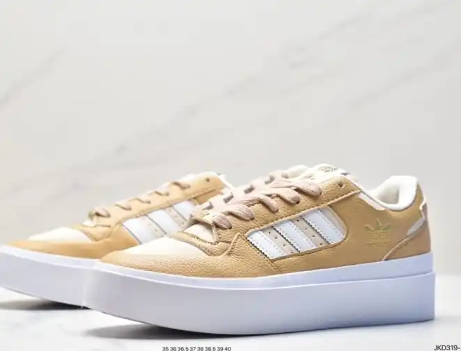 hype Adidas Sneakers