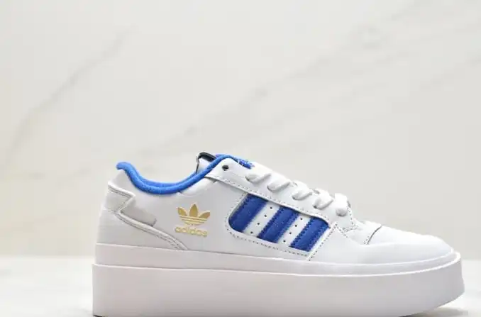 hype Adidas Sneakers